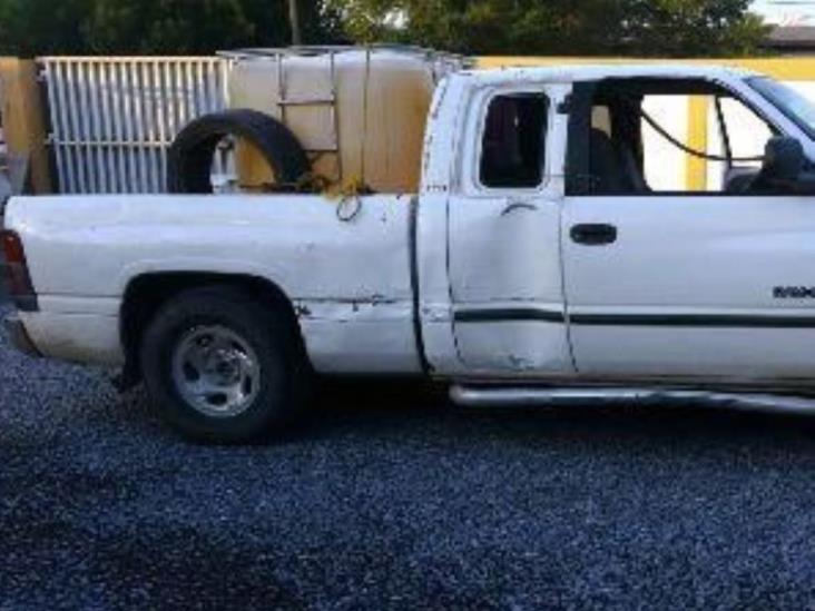 Hidrocarburo se localizó en dos camionetas abandonadas Hidrocarburo se localizó en dos camionetas abandonadas