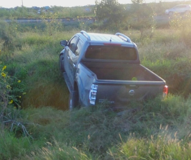 Vuelcan y abandonan vehículo en libramiento Vuelcan y abandonan vehículo en libramiento