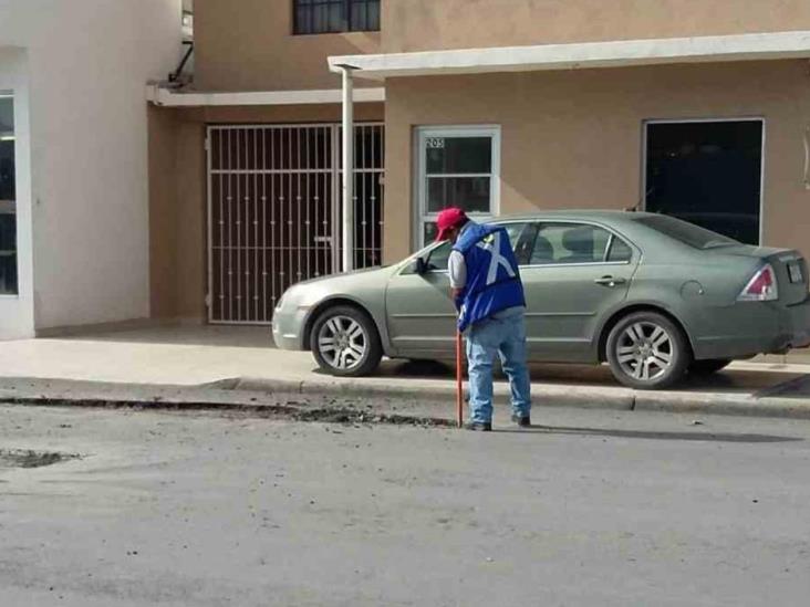 Realizan trabajo emergente de bacheo en diferentes colonias Realizan trabajo emergente de bacheo en diferentes colonias
