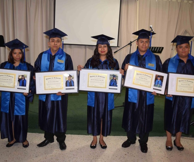 Porque querer es poder: Se gradúan sordomudos