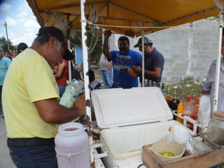 Ambulantes venden sus productos sin verificación Ambulantes venden sus productos sin verificación