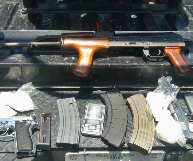 Capturan a un presunto jefe criminal y cómplice en Apodaca Capturan a un presunto jefe criminal y cómplice en Apodaca