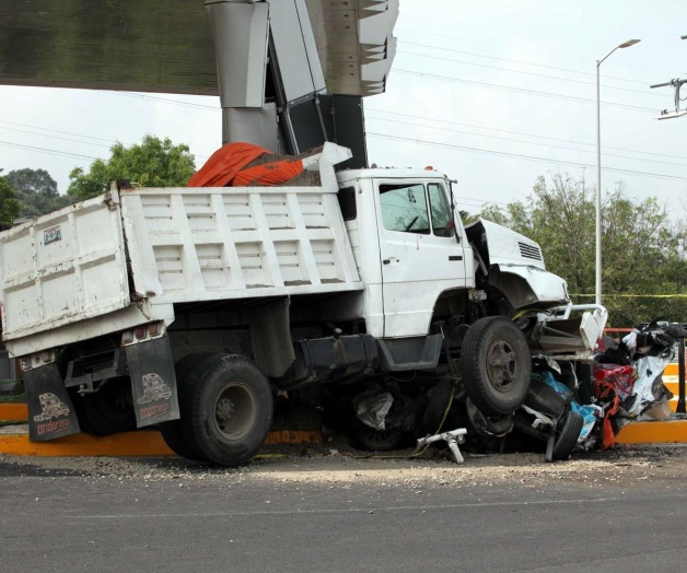 Chocan otra vez en la caseta de la Autopista La Marquesa-Lerma