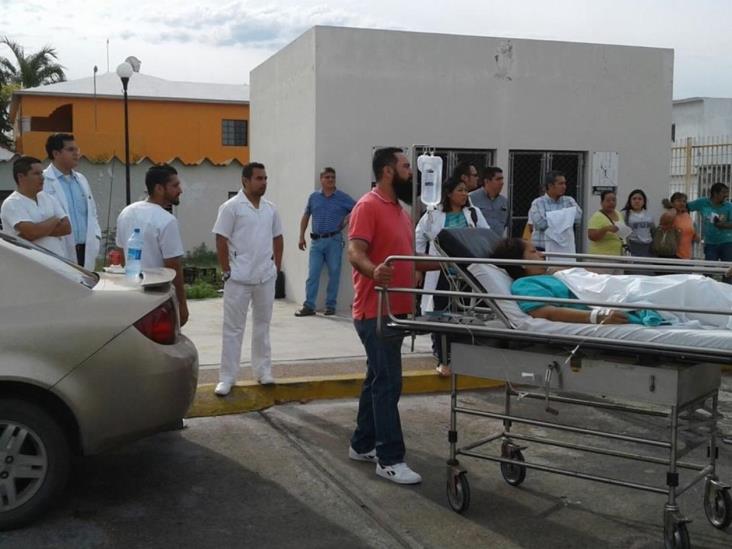 Evacuan a pacientes y personal del IMSS por conato de incendio Evacuan a pacientes y personal del IMSS por conato de incendio