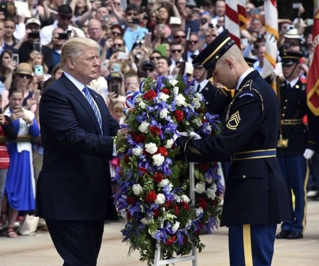 Donald Trump alaba a soldados caídos