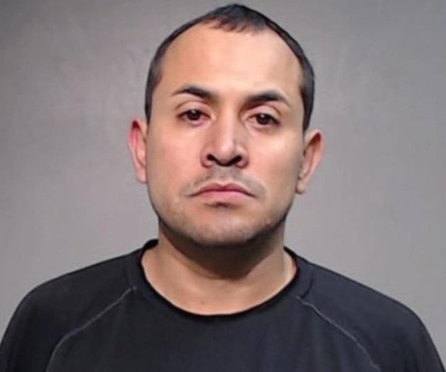 Sostenía una relaciónimpropia con alumna