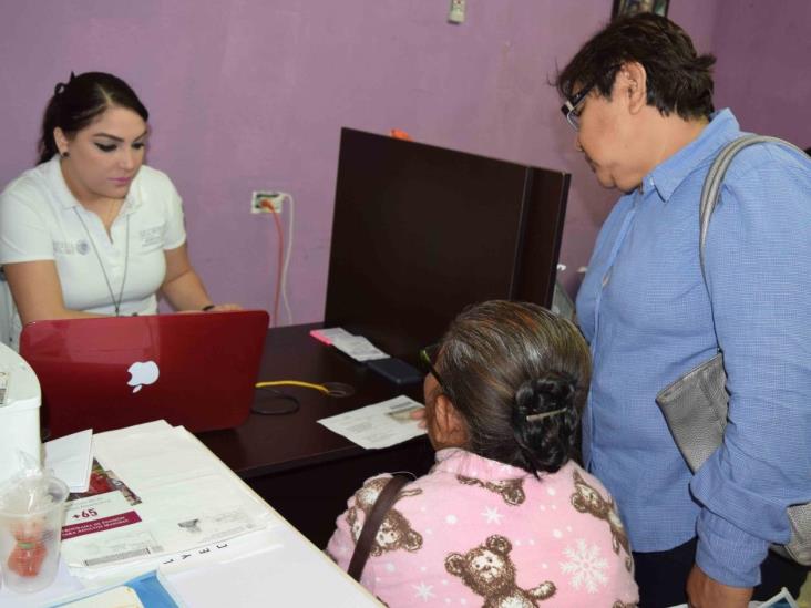 Hacen llamado a abuelitos arenovar tarjetas de 65 y Más Hacen llamado a abuelitos arenovar tarjetas de 65 y Más