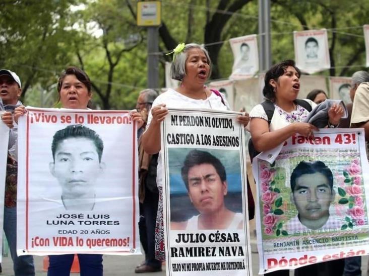 Recibe PGR a padres de los 43 normalistas de Ayotzinapa Recibe PGR a padres de los 43 normalistas de Ayotzinapa
