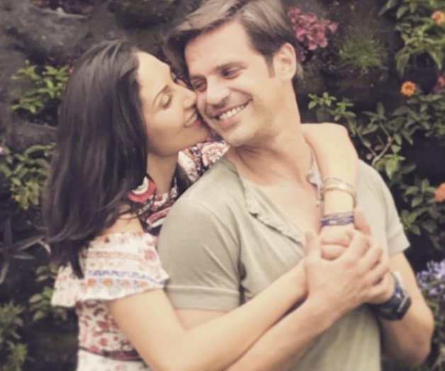 Presume su nuevo romance Presume su nuevo romance