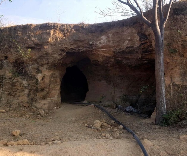 Incautan huachicol en ocho entidades. Hasta en cueva lo ocultan Incautan huachicol en ocho entidades. Hasta en cueva lo ocultan