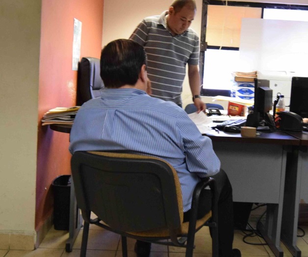 Lo ‘venadean’ para quitarle dinero Lo ‘venadean’ para quitarle dinero