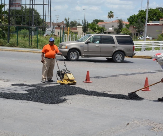 Realizan trabajo emergente debacheo en principales avenidas Realizan trabajo emergente debacheo en principales avenidas