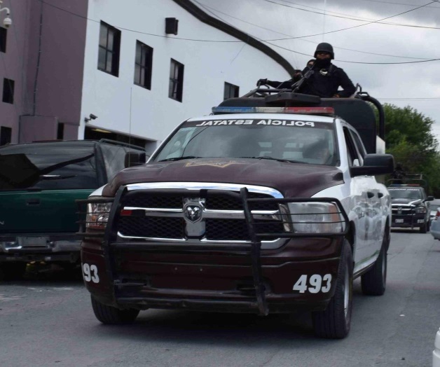 Encuentran abandonadoen brecha vehículo robado Encuentran abandonadoen brecha vehículo robado