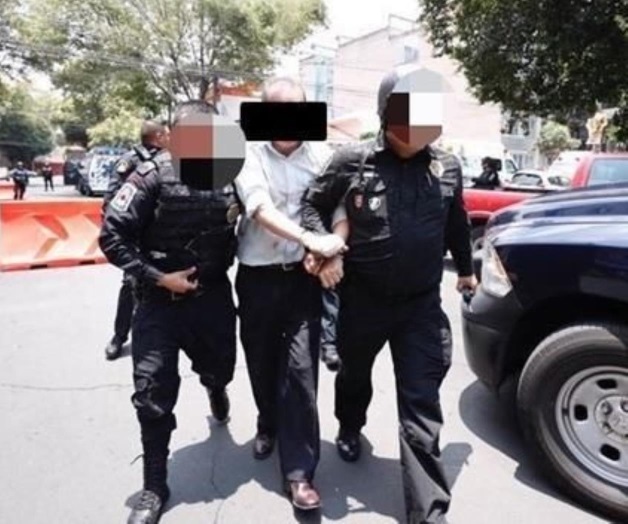 Apuñala a su esposa y la usa como rehén en CDMX Apuñala a su esposa y la usa como rehén en CDMX