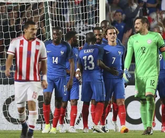 Golea Francia 5-0 a Paraguay con triplete de Giroud Golea Francia 5-0 a Paraguay con triplete de Giroud