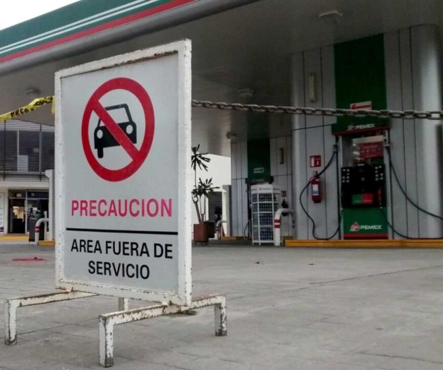 Van 14 gasolineras cerradas por comprar combustible ilegal Van 14 gasolineras cerradas por comprar combustible ilegal