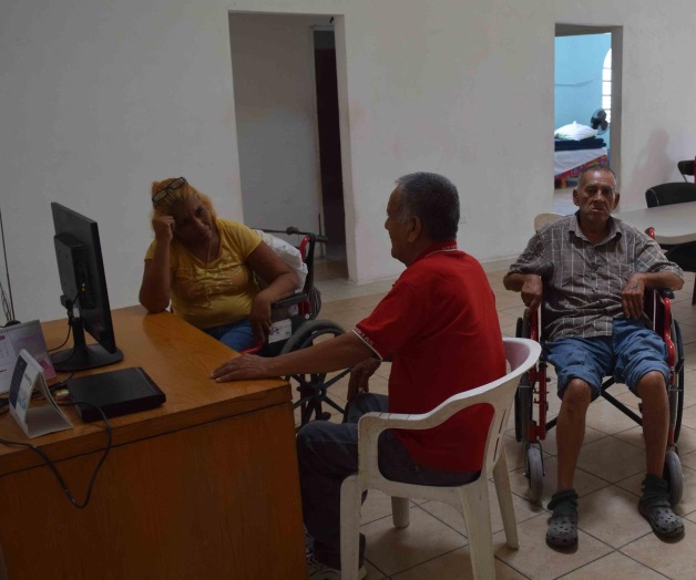 Confía contactara hermana menor Confía contactara hermana menor