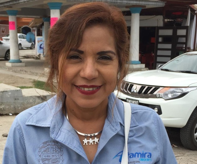 Exfuncionarios presionan en escuelas para comprobar obras