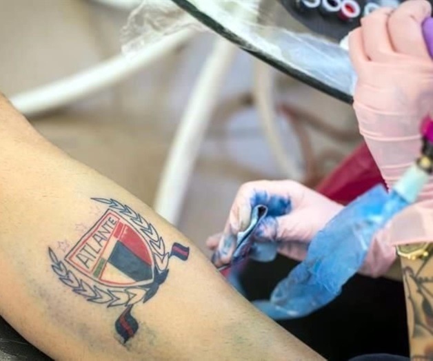 Plasman su atlantismo en la piel Plasman su atlantismo en la piel