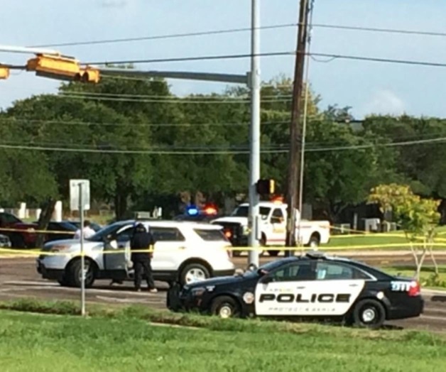 Balacera en Laredo Texas entre policías y un asesino; 3 heridos y 1 muerto Balacera en Laredo Texas entre policías y un asesino; 3 heridos y 1 muerto