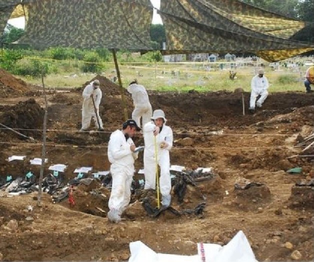 Exhumarán cuerpos de las fosas comunes Exhumarán cuerpos de las fosas comunes