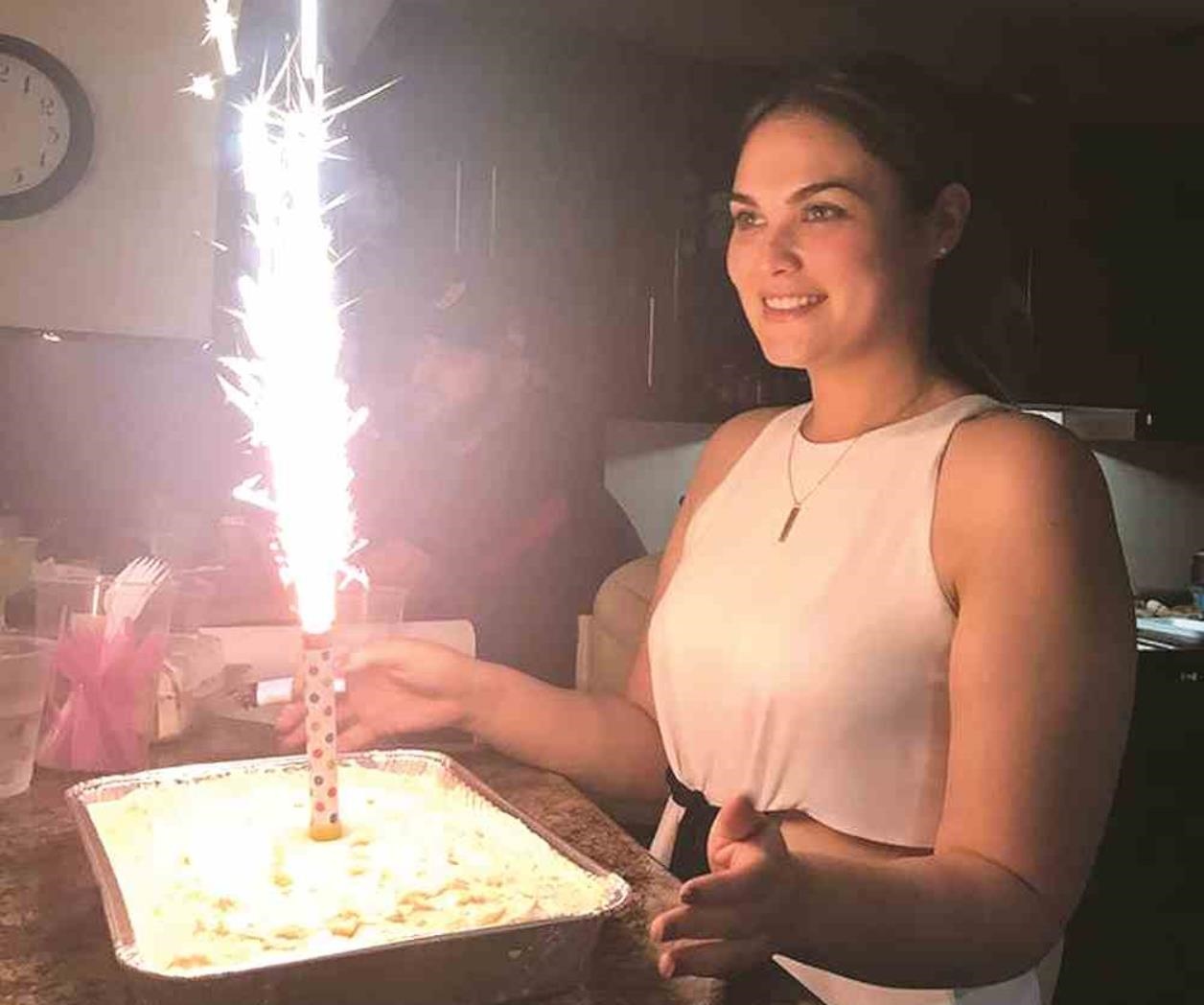 En casa le cantan Happy Bday En casa le cantan Happy Bday