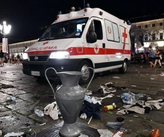 Aumentan a 1,500 heridos por estampida en Turín Aumentan a 1,500 heridos por estampida en Turín