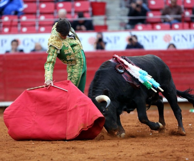 Miguel Aguilar se luce en debut Miguel Aguilar se luce en debut