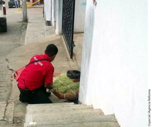 Balean a locutora indígena de Oaxaca Balean a locutora indígena de Oaxaca