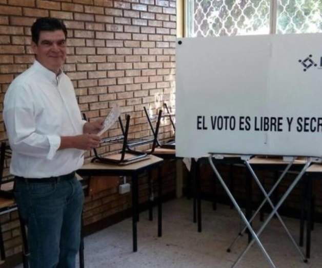 Emite José Ángel Pérez voto en Coahuila; exhorta a la ciudadanía a participar Emite José Ángel Pérez voto en Coahuila; exhorta a la ciudadanía a participar