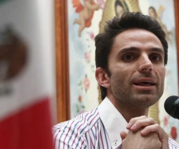 Edomex: Encañonan a Rodrigo Abdalá y a brigadistas de Morena mientras entregaban nombramientos Edomex: Encañonan a Rodrigo Abdalá y a brigadistas de Morena mientras entregaban nombramientos