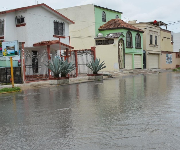 Fluyen aguas negras Fluyen aguas negras