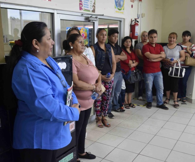 Celebran encuentro padres de familia y estudiantes Celebran encuentro padres de familia y estudiantes