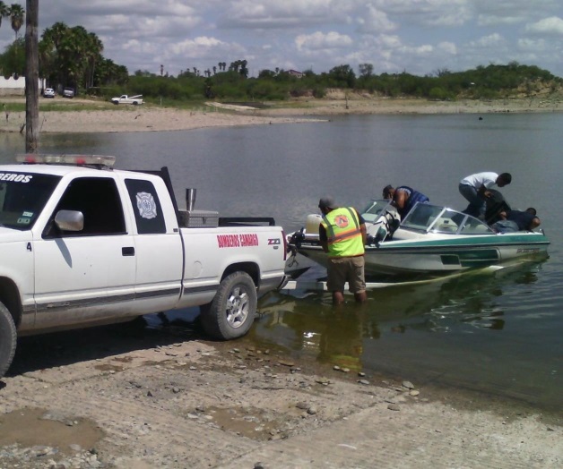 Se ahogan padre e hijo al volcar lancha Se ahogan padre e hijo al volcar lancha
