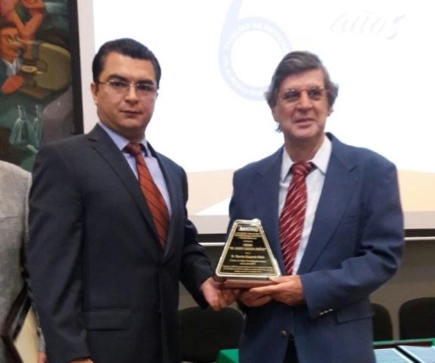 Premia ATICTAC a joven investigador de la UAT-RB Premia ATICTAC a joven investigador de la UAT-RB