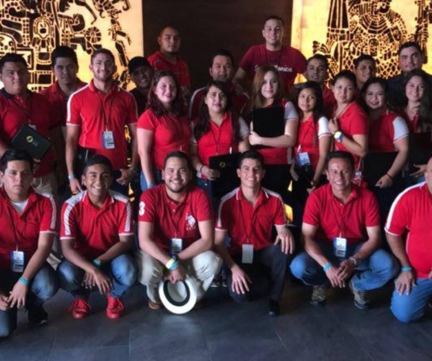 Presentes en congreso de administración y contaduría