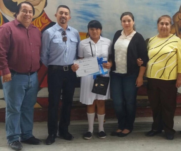 Triunfa Deisy en concurso estatal Triunfa Deisy en concurso estatal