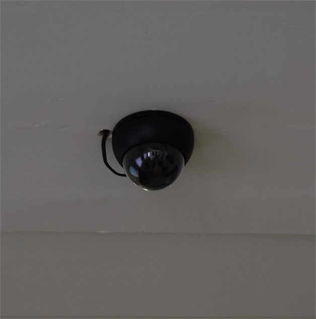 Hombres armados asaltan en clínica. Cubiertos con pasamontañas Hombres armados asaltan en clínica. Cubiertos con pasamontañas