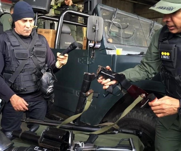 Arrestan a 14 militares bajo sospecha de rebelión en Venezuela Arrestan a 14 militares bajo sospecha de rebelión en Venezuela