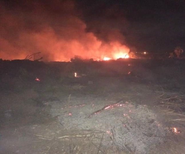 Combaten dantesco incendio en basurero Combaten dantesco incendio en basurero