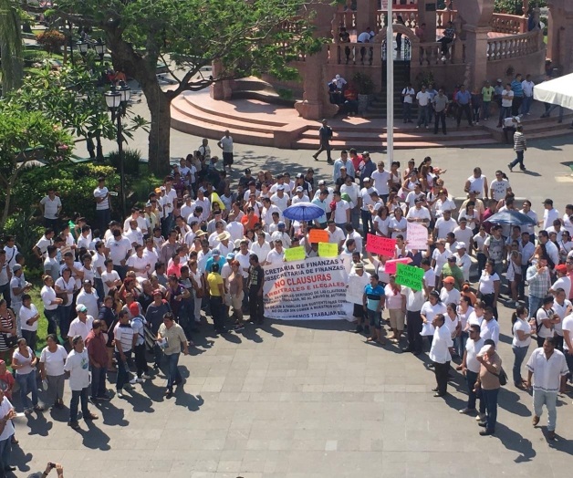 Protestan por cierre de bares y cantinas