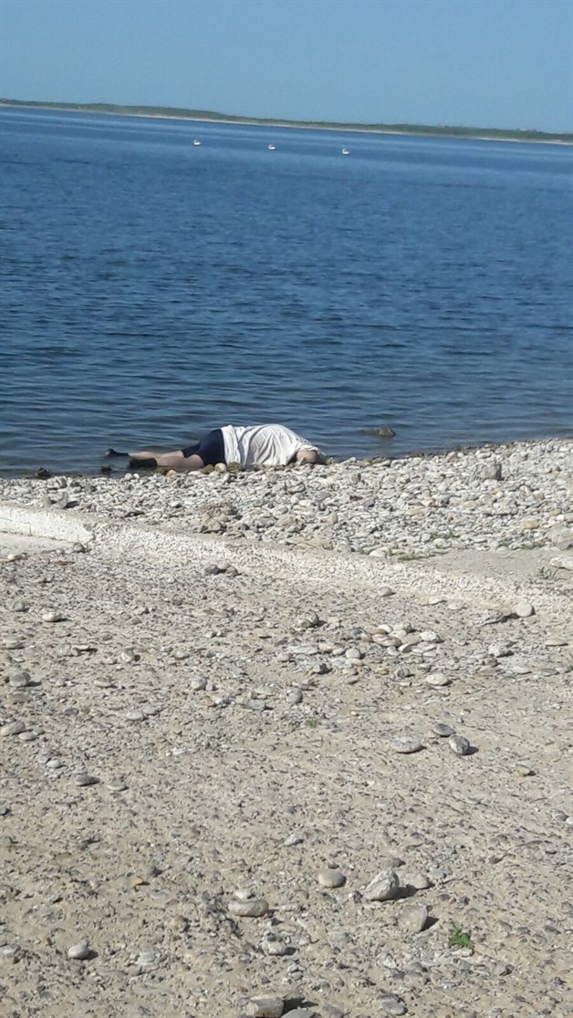 Localizan víctima de volcadura de lancha