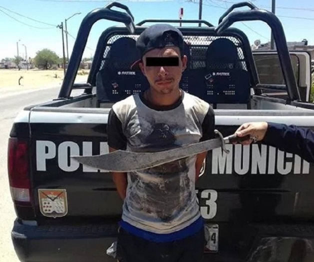 Un Estado de México dejará a policías aniquilar a ladrones armados con machetes Un Estado de México dejará a policías aniquilar a ladrones armados con machetes
