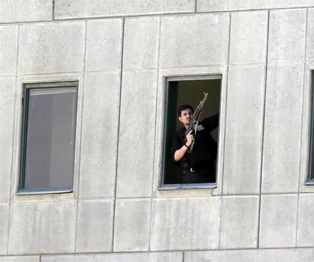 Se atribuye EI atentados en Irán