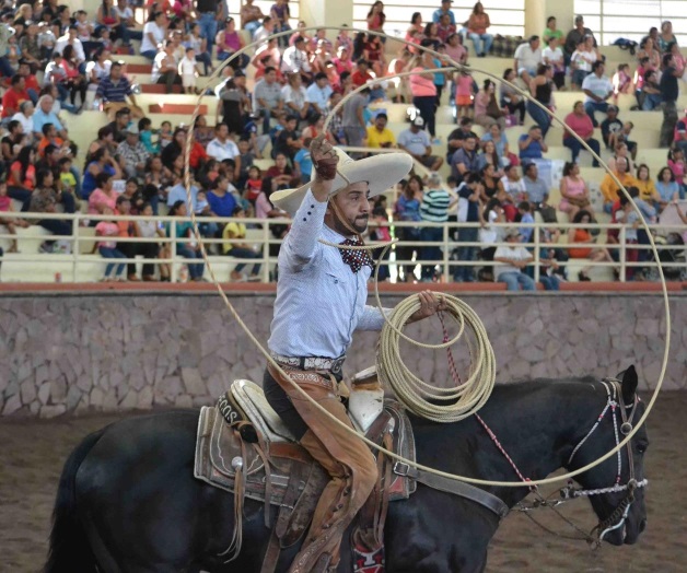 APOYAN EL BEISBOL. Charros de Reynosa y Liga Niños Héroes hacen charreada APOYAN EL BEISBOL. Charros de Reynosa y Liga Niños Héroes hacen charreada