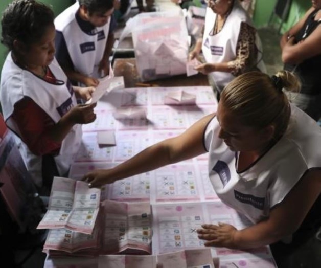 Da inicio recuento de votos de 3 mil 35 paquetes electorales en Edomex