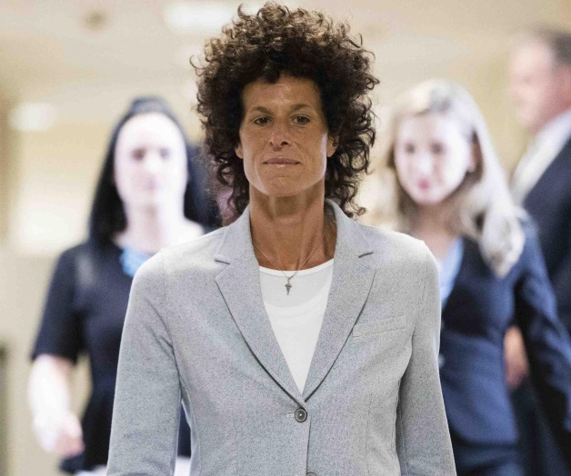 No pudo luchar contra él No pudo luchar contra él