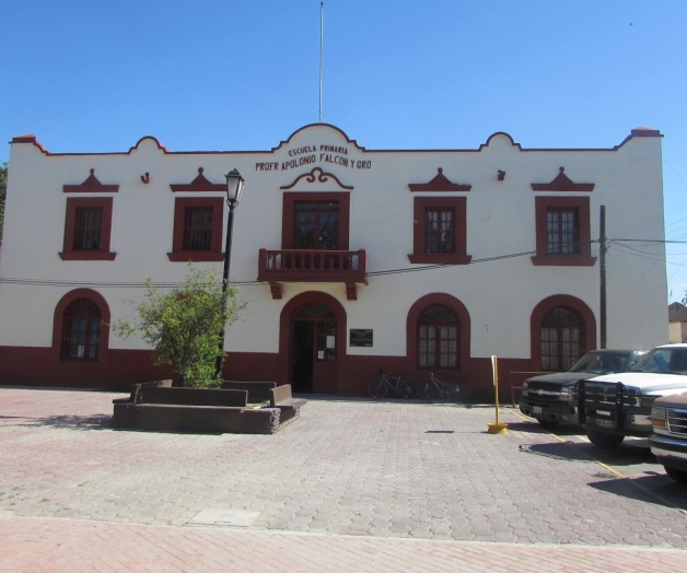 Construyen aula en primaria  ‘Apolonia Falcón’
