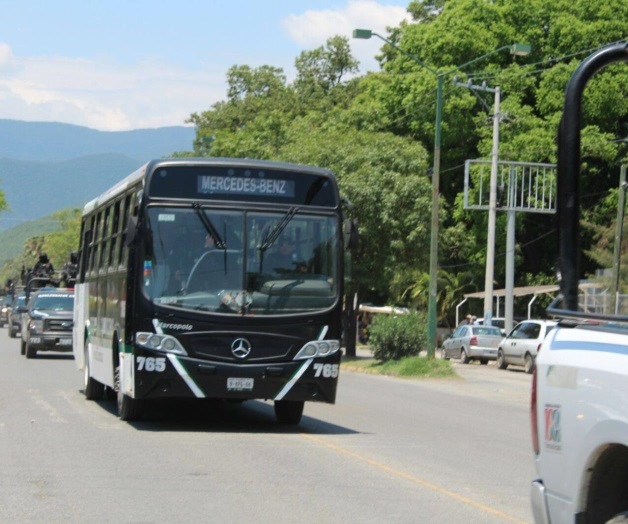 Trasladan reos del penal de Victoria, podrían ser más de 200 Trasladan reos del penal de Victoria, podrían ser más de 200