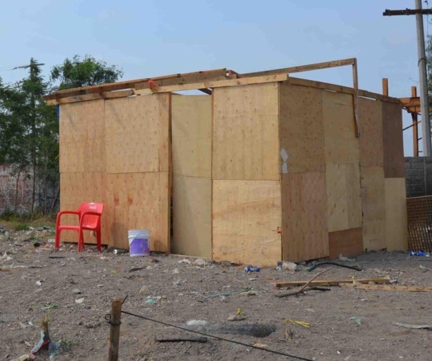 Siguen en terrenos ilegales y no quieren solares legales Siguen en terrenos ilegales y no quieren solares legales